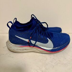 Nike Vaporfly 4% Flyknit Men’s 6 Women’s 7.5